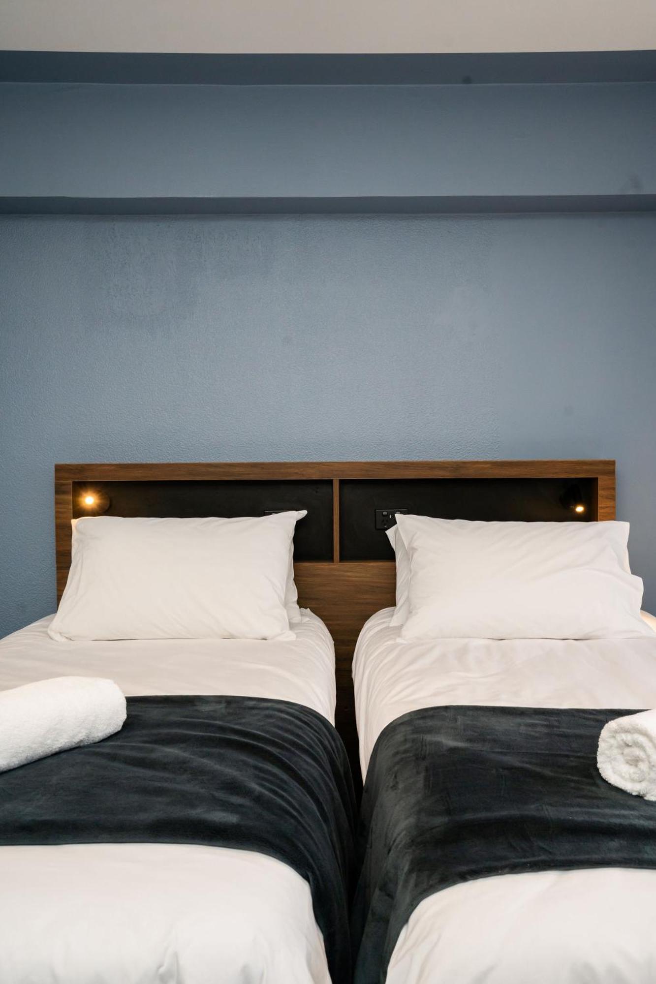 Хостел Haka House Веллінгтон Номер фото A bed with two pillows